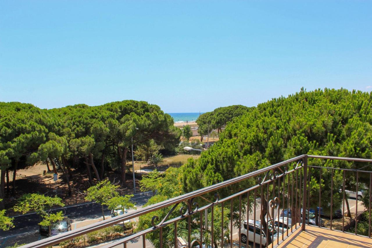 Hotel Rodsan Suizo Castelldefels Eksteriør bilde