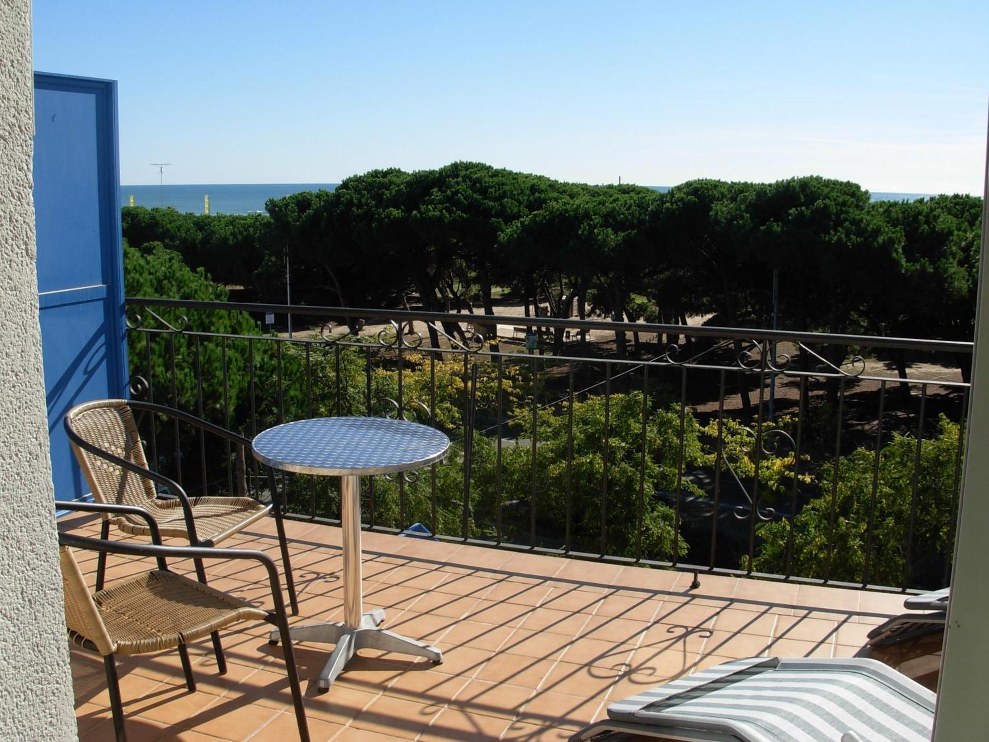 Hotel Rodsan Suizo Castelldefels Eksteriør bilde
