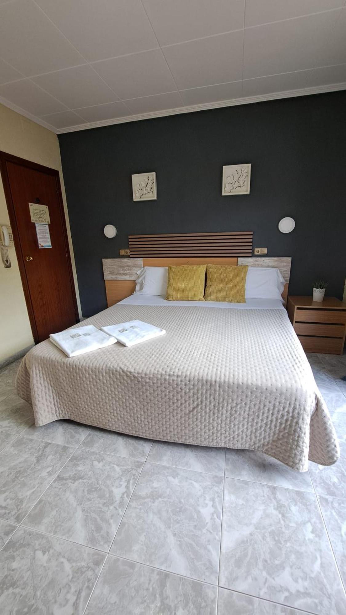 Hotel Rodsan Suizo Castelldefels Eksteriør bilde